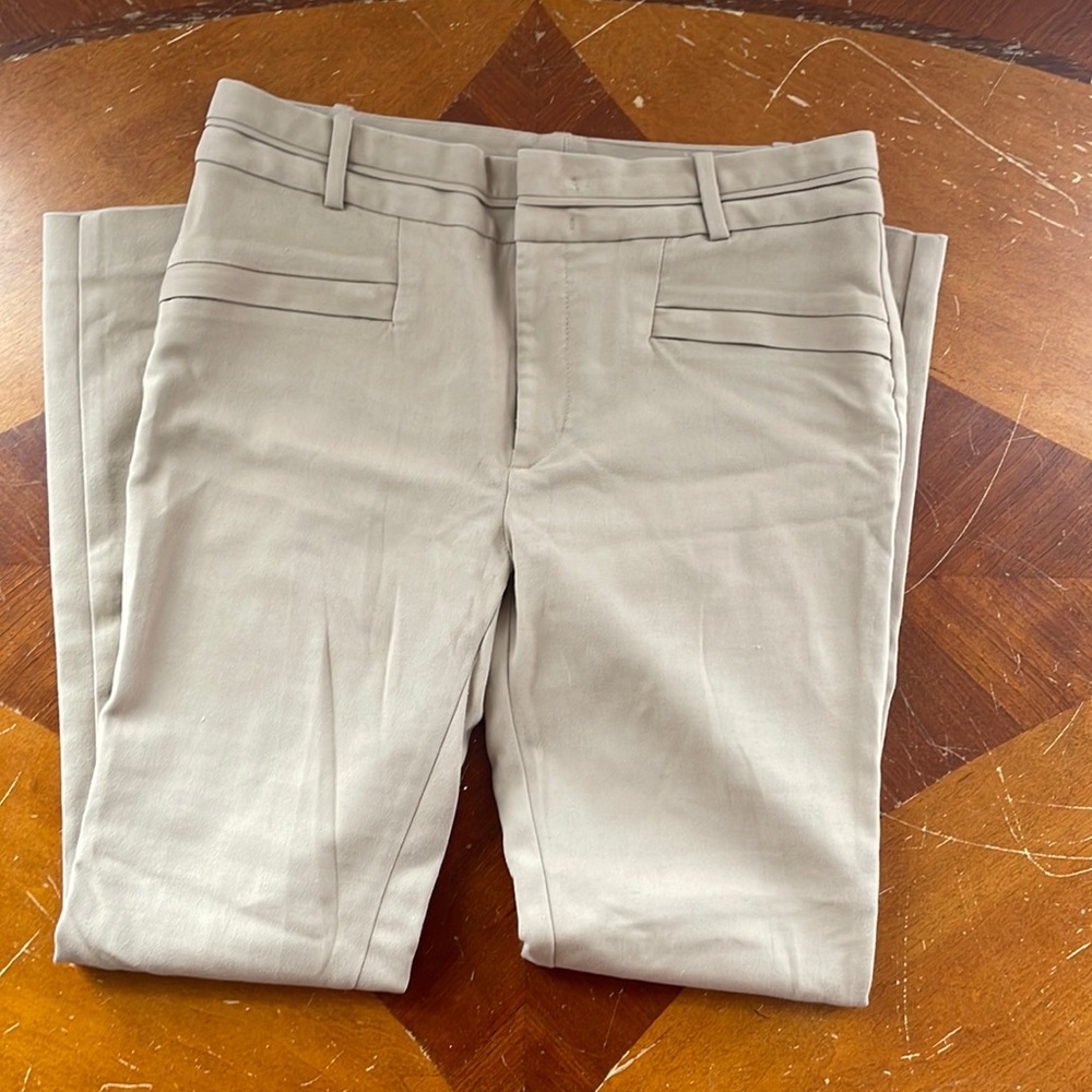 Women’s cropped khakis, medium